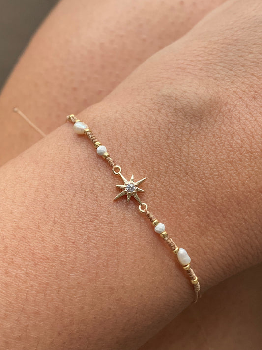 Pulsera PIDE UN DESEO/ Bracelet MAKE A WISH.Con turquesa blanca facetada.