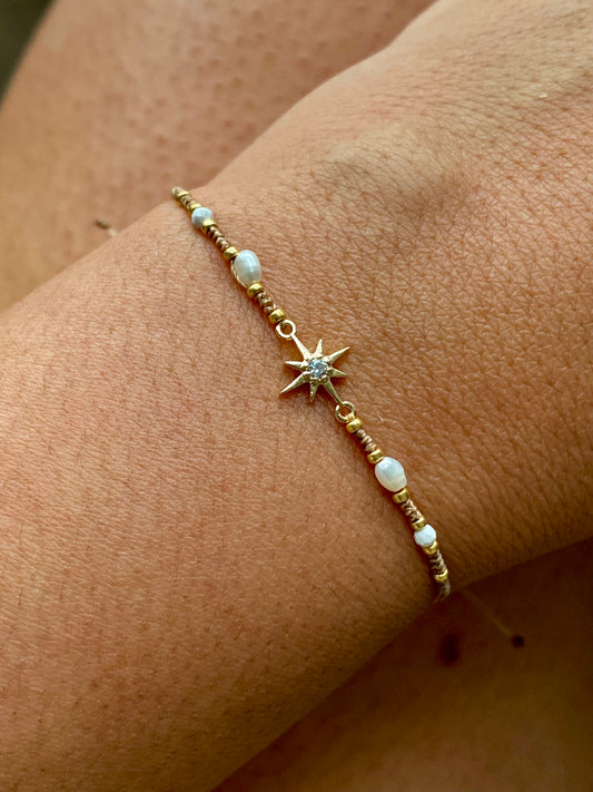 Pulsera PIDE UN DESEO/ Bracelet MAKE A WISH.Con turquesa blanca facetada.